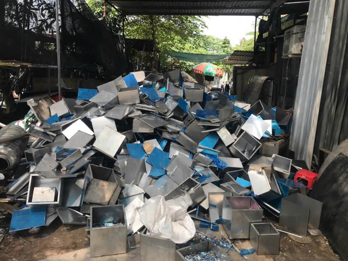 mua phe lieu dong nhom sat inox nha be