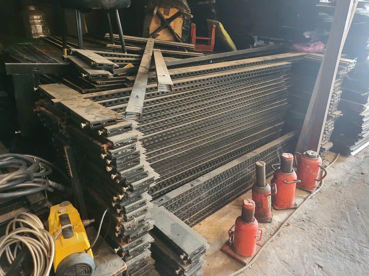 phế liệu nhà bè 