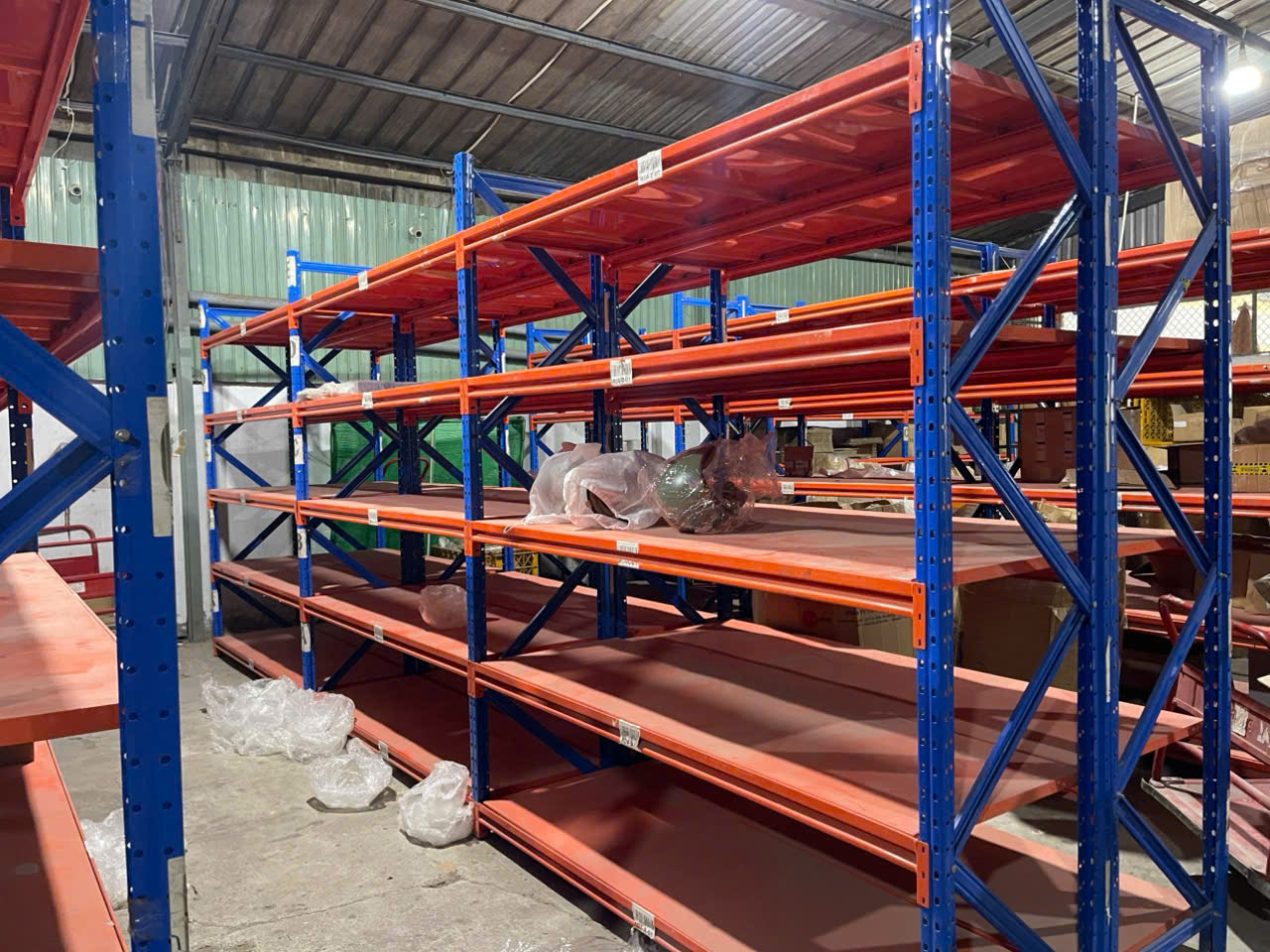 thanh lý kệ trung tải 