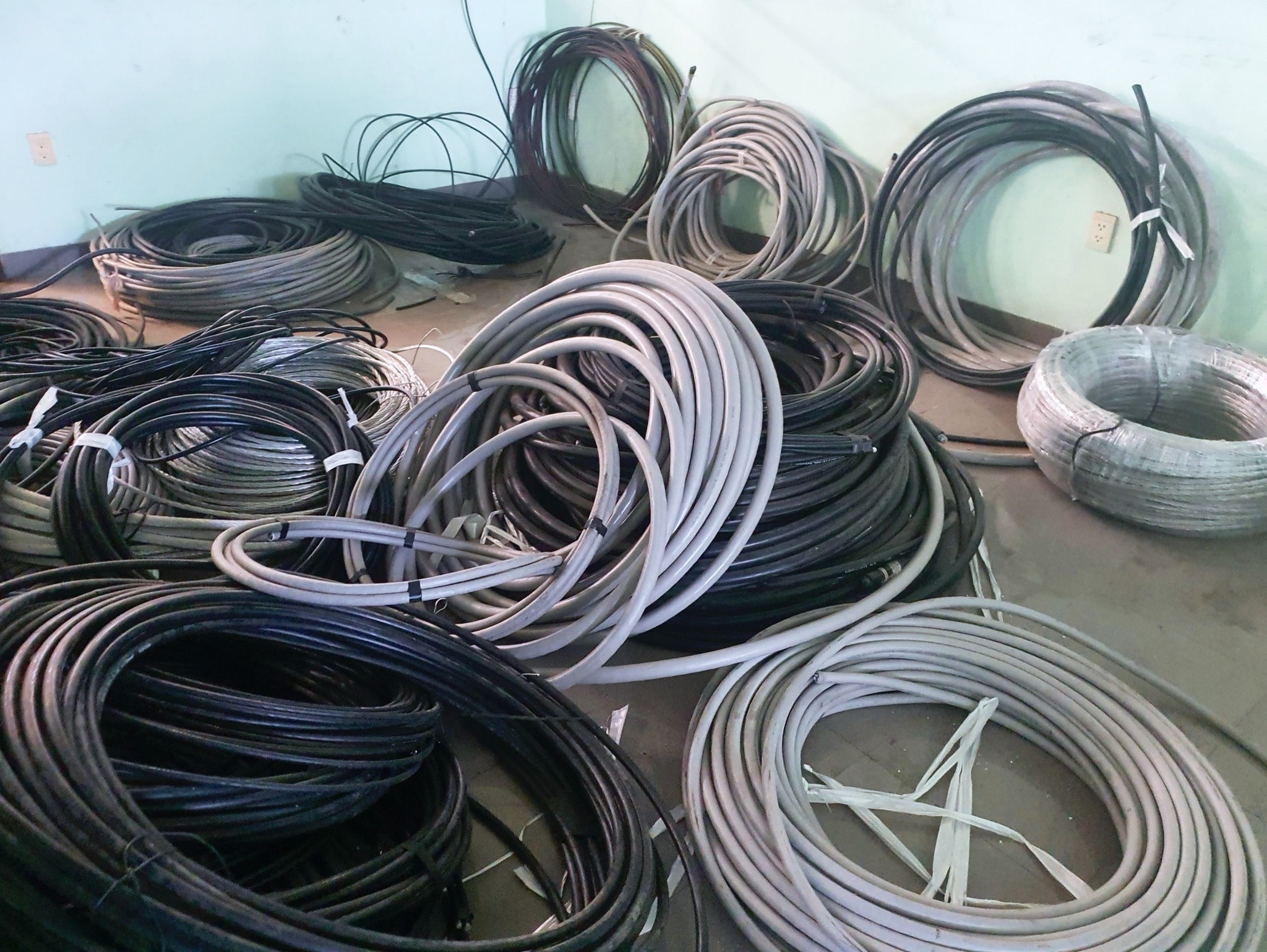 Thu Mua Dây Điện Cũ , Dây Cáp Mạng Giá Cao Uy Tín - Tphcm | 0972 888 361